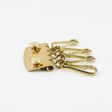 Carregar imagem no visualizador da galeria, C Solid brass key row with 4 swivel snap hook leather craft wallet Key case holder inner fitting plate hardware 1 1/4&quot;
