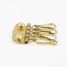 Carregar imagem no visualizador da galeria, C Solid brass key row with 4 swivel snap hook leather craft wallet Key case holder inner fitting plate hardware 1 1/4&quot;