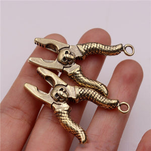 1pcs Solid Brass Vice Shape Scorpion Charm Pendant Table Decors Leather Craft DIY Decoration Keyring Gift CLOXY
