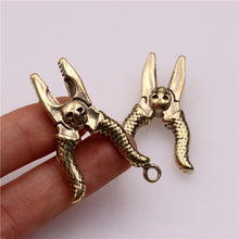 Load image into Gallery viewer, 1pcs Solid Brass Vice Shape Scorpion Charm Pendant Table Decors Leather Craft DIY Decoration Keyring Gift CLOXY